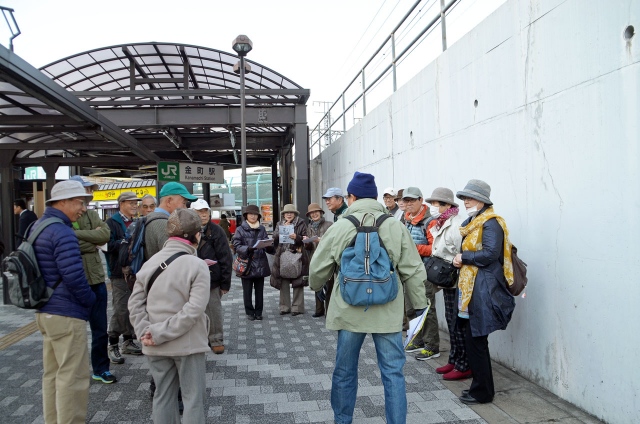 1)金町駅で行程の説明