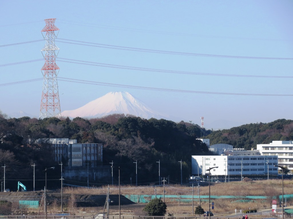 93. 水の館4Fからの富士山